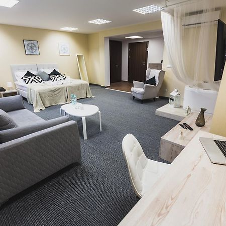 Czarno Na Bialym Hotel คราคูฟ ภายนอก รูปภาพ