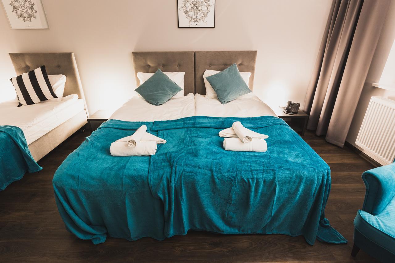 Czarno Na Bialym Hotel คราคูฟ ภายนอก รูปภาพ