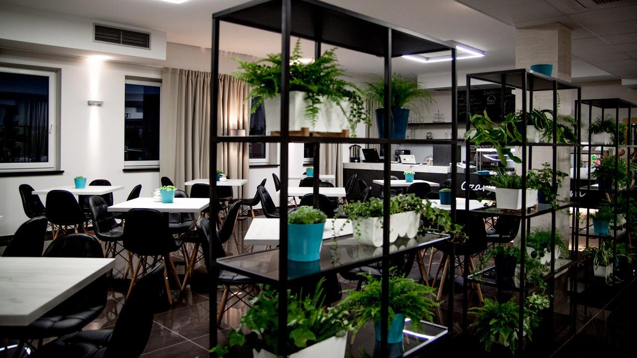 Czarno Na Bialym Hotel คราคูฟ ภายนอก รูปภาพ